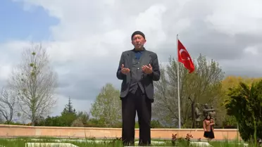 Babasının 100 yıl önce savaştığı toprakları ziyaret etti