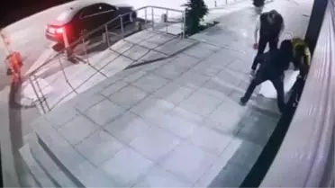 Beykoz'da kuyumcudan hırsızlık yapan 3 şüpheli tutuklandı