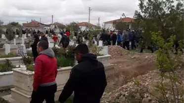 Kuzeniyle oynarken sulama kanalına düşen Mehmet, toprağa verildi