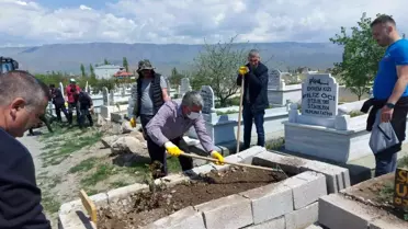 MHP'li başkan mezarlıklarda temizlik yaptı