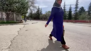 3 çocuk annesi üniversite hayalini 54'ünde gerçekleştirdi