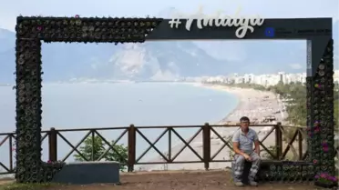 ÇALINAN ÇİÇEKLERİN BAŞINA NÖBETÇİ PERSONEL