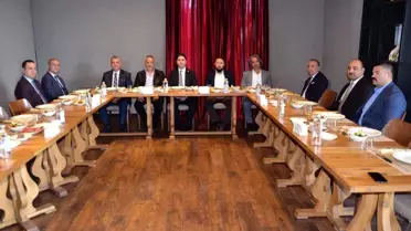 MHP'li İsmail Özdemir, Kayseri'de Doğu Türkistanlılarla bir araya geldi