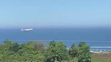 Rize-Artvin Havalimanı'na tarifeli ilk uçak indi