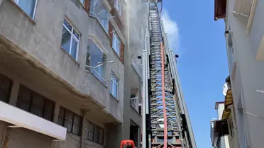 Son dakika... Yangın sırasında evinde uyuyan çocuğu vatandaşlar kurtardı