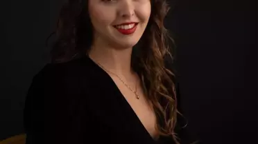 22 yaşındaki Dilara yazdı, İngiliz yayıncılar baskıya aldı