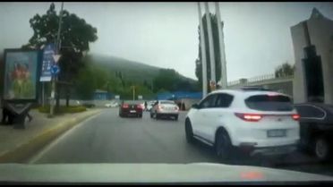 ATAŞEHİR'DE KAZA YAPTI KOVALAMAYA DEVAM ETTİ