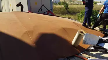 İzmir'de üzerine silo kapağı düşen konteynerdeki kişi öldü