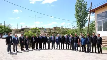 Vali Çiftçi, cuma namazını tarihi camide kıldı