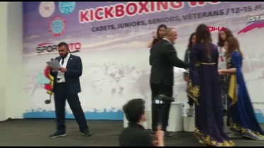 SPOR Erkek sporu diye girmesini istemedikleri kick boksta dünya şampiyonu oldu