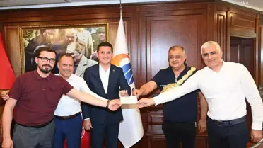 Kumluca Yağlı Pehlivan Güreşleri'nin 4. Kez Ağalığını Yapacak İş İnsanı Niyazi Çiftçi'ye Altın Kemer