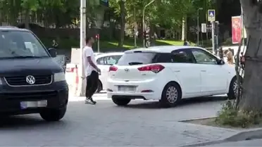 Beyoğlu'nda 'değnekçi' suçüstü yakaladı
