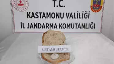 Ekmek arasında uyuşturucu taşırken yakalandı