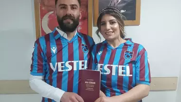 Artvinli çift, Trabzonspor'un şampiyonluk kutlamalarında nikah masasına oturdu