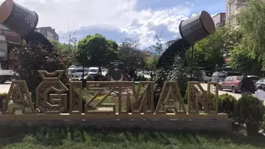 Kağızman'da park ve bahçelerin temizliği dikkat çekiyor