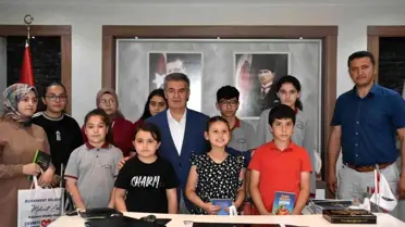 Başkan Erol'dan başarılı öğrencilere ödül