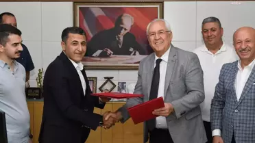 Karabağlar Belediyesi Kadrolu İşçilerinin Tis Sevinci