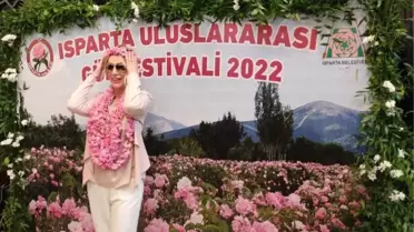 Seda Sayan, Uluslararası Gül Festivali'nde konser verdi