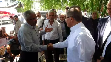 Gelecek Partisi lideri Davutoğlu'nın esnaf ziyaretinde 'çakal' gerginliği! Apar topar camiye girdi