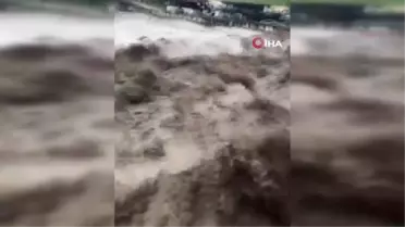Ordu'da sağanak yağış sele dönüştü, o anlar böyle görüntülendi