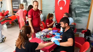 Mersin Büyükşehir Personelinden, 'Dünya Gönüllü Kan Bağışçıları Günü'nde Kan Bağışı