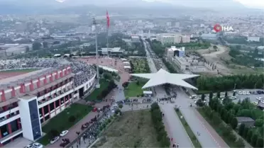 Başak Cengiz Mimarlık Fakültesi yeni ismiyle ilk mezunlarını verdi