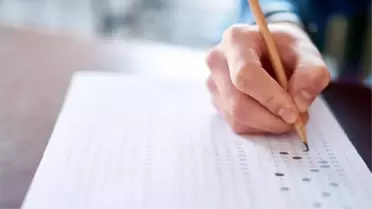 Son Dakika! 3 milyondan fazla adayın katılacağı Yükseköğretim Kurumları Sınavı'nın ilk oturumu olan TYT sona erdi