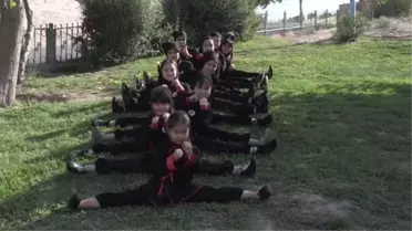 İran'daki 'Afgan kadın ninjalar' ülkeleri adına uluslararası yarışmalara katılmak istiyor