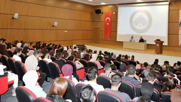 ÇAKÜ'de iş dünyasının deneyimleri öğrencilere aktarıldı