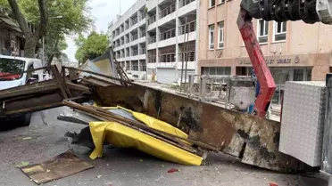 Son dakika haberi | Fatih'te eski İBB ek hizmet binasının yıkımında yola demir parça düştü: 1 yaralı
