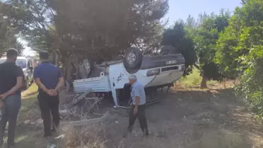 Adana'da devrilen pikaptaki iki kişi ağır yaralandı