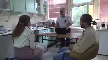 Ziraat profesörü, üçüncü üniversiteden 66 yaşında diplomasını aldı