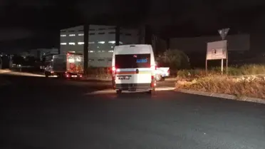 Korku dolu anlar: Kimyasal madde dolu tank devrildi