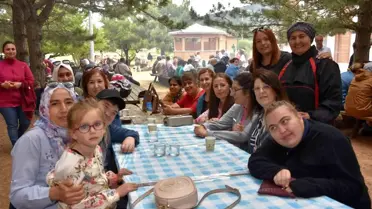 Vali Karadeniz ve eşi engellilerle piknikte buluştu