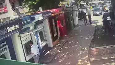 Elindeki çekiçle 8 ATM'ye zarar veren zanlının görüntüleri kameraya yansıdı