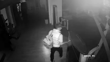 Son dakika haberi... Spor merkezini soyan hırsızın rahatlığı kamerada