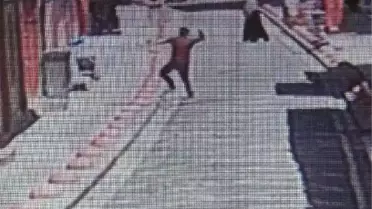 Son dakika gündem: BIÇAKÇILARIN KAVGASI KAMERADA