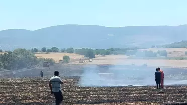 Saman balyası yapan araçtan çıkan kıvılcım 30 dönüm buğdayını yaktı