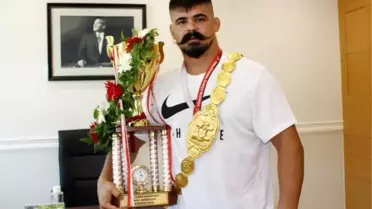 Başpehlivan Şimşek: Altın kemerin ebedi sahibi olmak için söz veriyorum