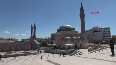 'GÜNEŞTEN D VİTAMİNİ ALMAK İÇİN YARIM SAAT YETERLİ'