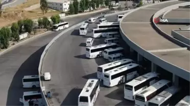 İzmir Şehirlerarası Otobüs Terminali'nde bayram yoğunluğu