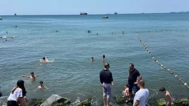 Florya'da kanalizasyondan denize akan kirli su vatandaşları tedirgin ediyor