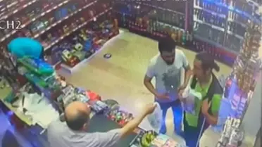 Son dakika haberleri... ATAŞEHİR'DE GÖRME ENGELLİYE TEKME TOKAT SALDIRI KAMERADA