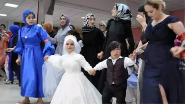 Sosyal medyadan tanışan minik çift engellemelere rağmen evlendi: Aşkın tarifi olmaz, yaşayan bilir