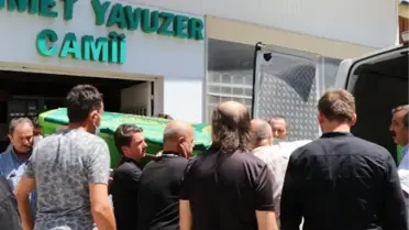 Meslektaşı Buse ile kazada ölen Seda hemşire, son yolculuğuna uğurlandı