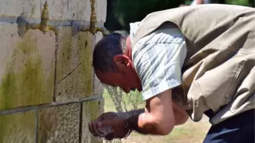 Adana'da termometreler 42 dereceyi gösterdi; vatandaşlar parklara akın etti
