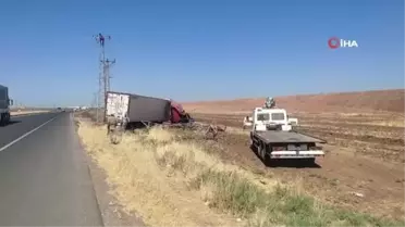 Mardin'de hurdaya dönen tırdan yara almadan kurtuldu