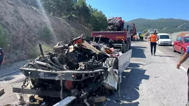 Meşrubat yüklü tır inşaat demiri yüklü tıra arkadan çarptı, 6 kişi yaralandı
