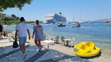 323 metre uzunluğundaki dev gemi yedinci kez Bodrum'a geldi