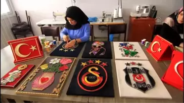 Özalp'ta kadınlar çivi ve teli sanata dönüştürüyor